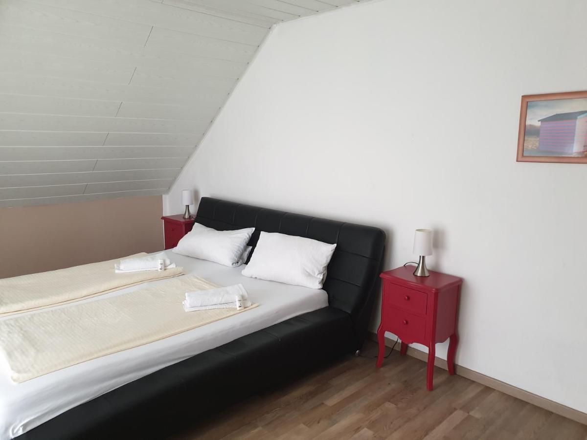 Lindner Ferienwohnungen Und Doppelzimmer فيشتيلبيرغ المظهر الخارجي الصورة